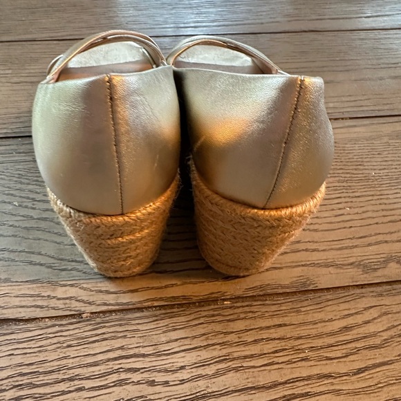 Jack Rodgers Gold Sandals Size 8M - Picture 7 of 11